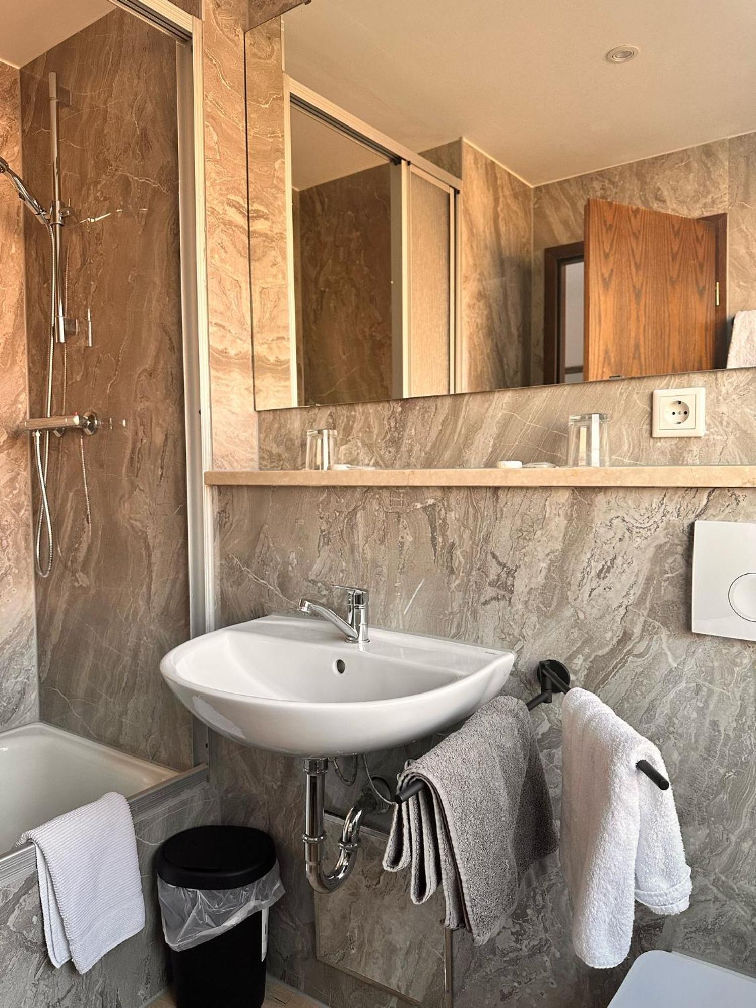 Hotel Erlenstegen Нюрнберг Екстериор снимка